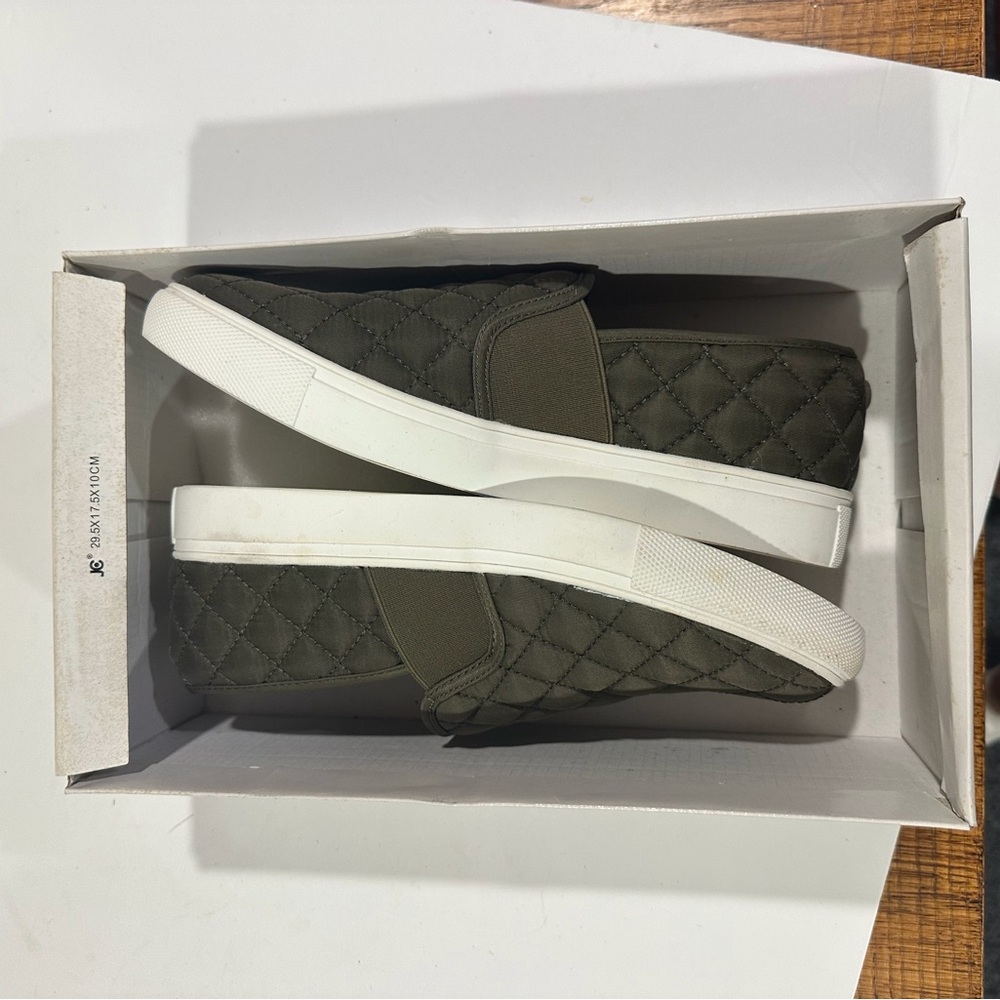 STEVE MADDEN Endell Olive Slip Ons Size 7.5 - Picture 6 of 8